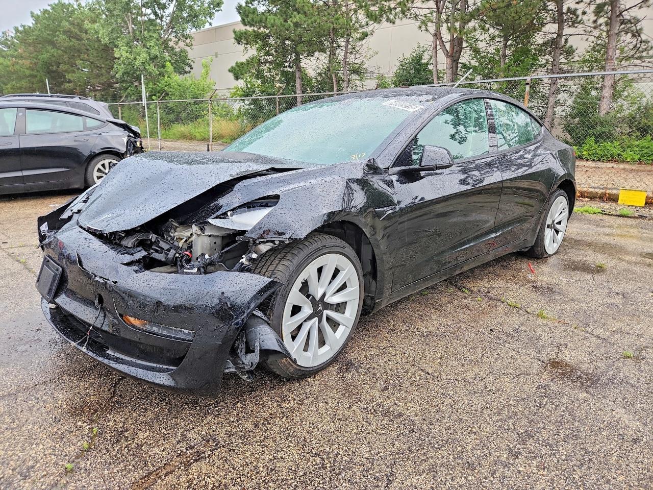 5YJ3E1EA1NF372428 · 2022 TESLA MODEL 3