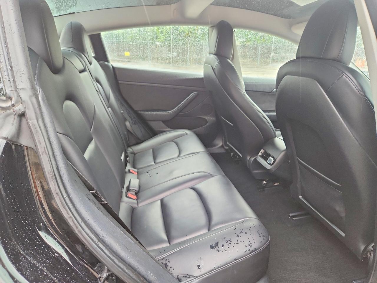 5YJ3E1EA1NF372428 · 2022 TESLA MODEL 3 · 10/12