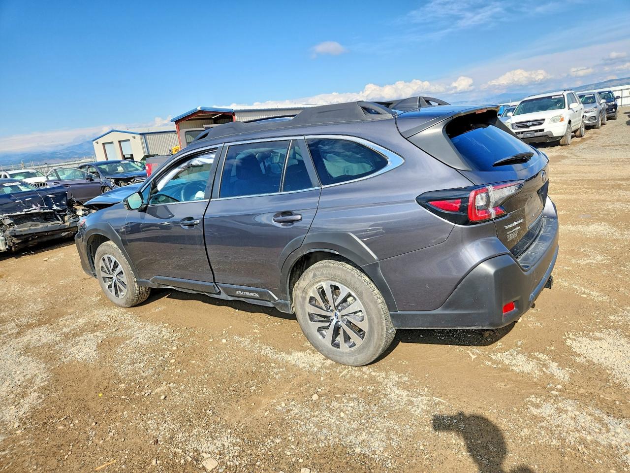 4S4BTADC7S3216273 · 2025 SUBARU OUTBACK · 2/12