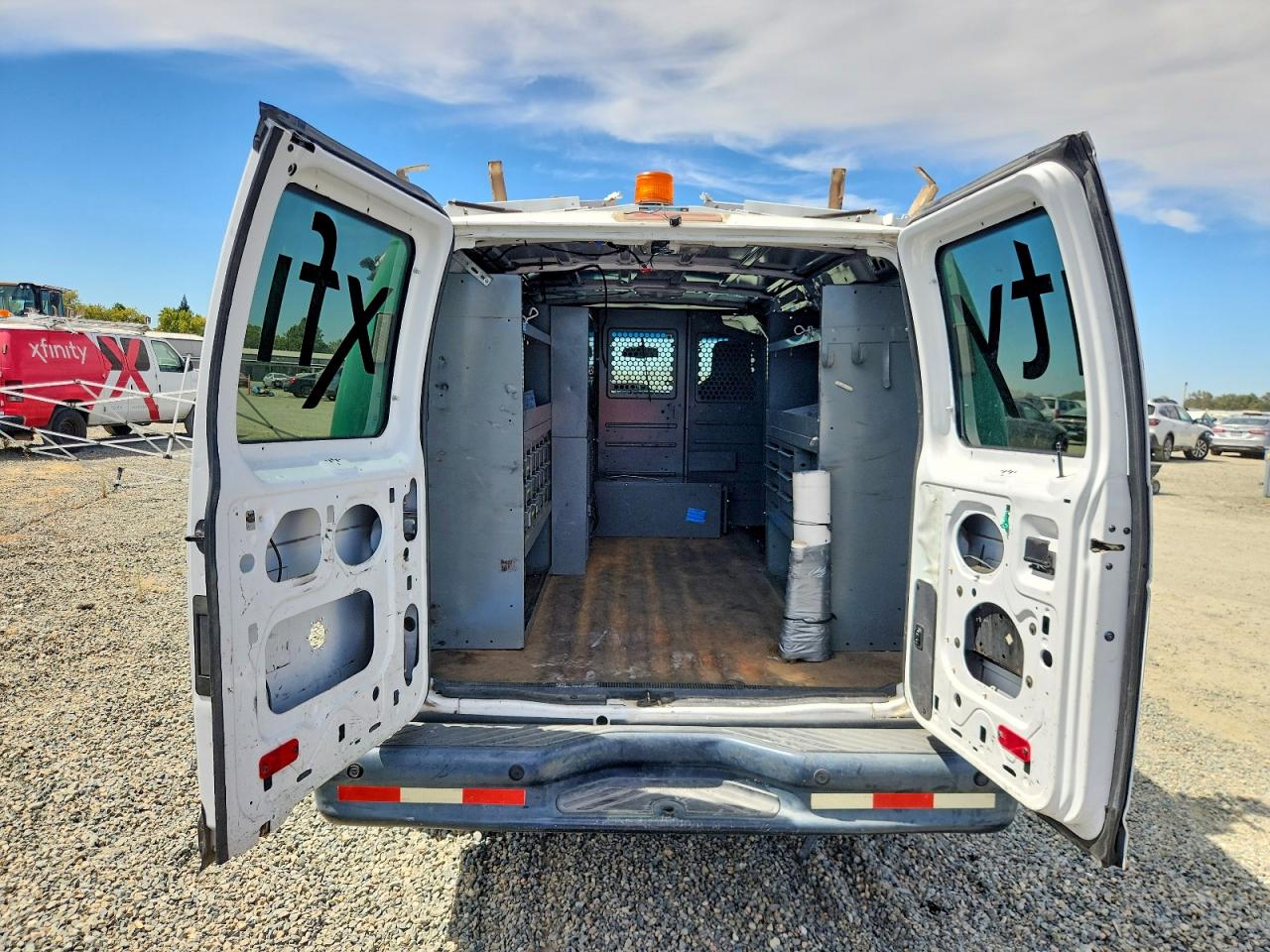 1FTNE2EL0BDB37098 · 2011 FORD ECONOLINE · 10/14