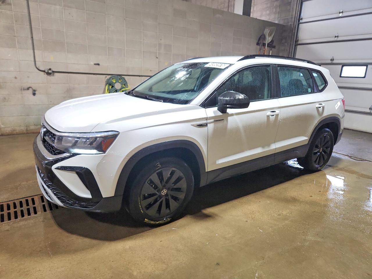 3VVAX7B22NM081208 · 2022 VOLKSWAGEN TAOS