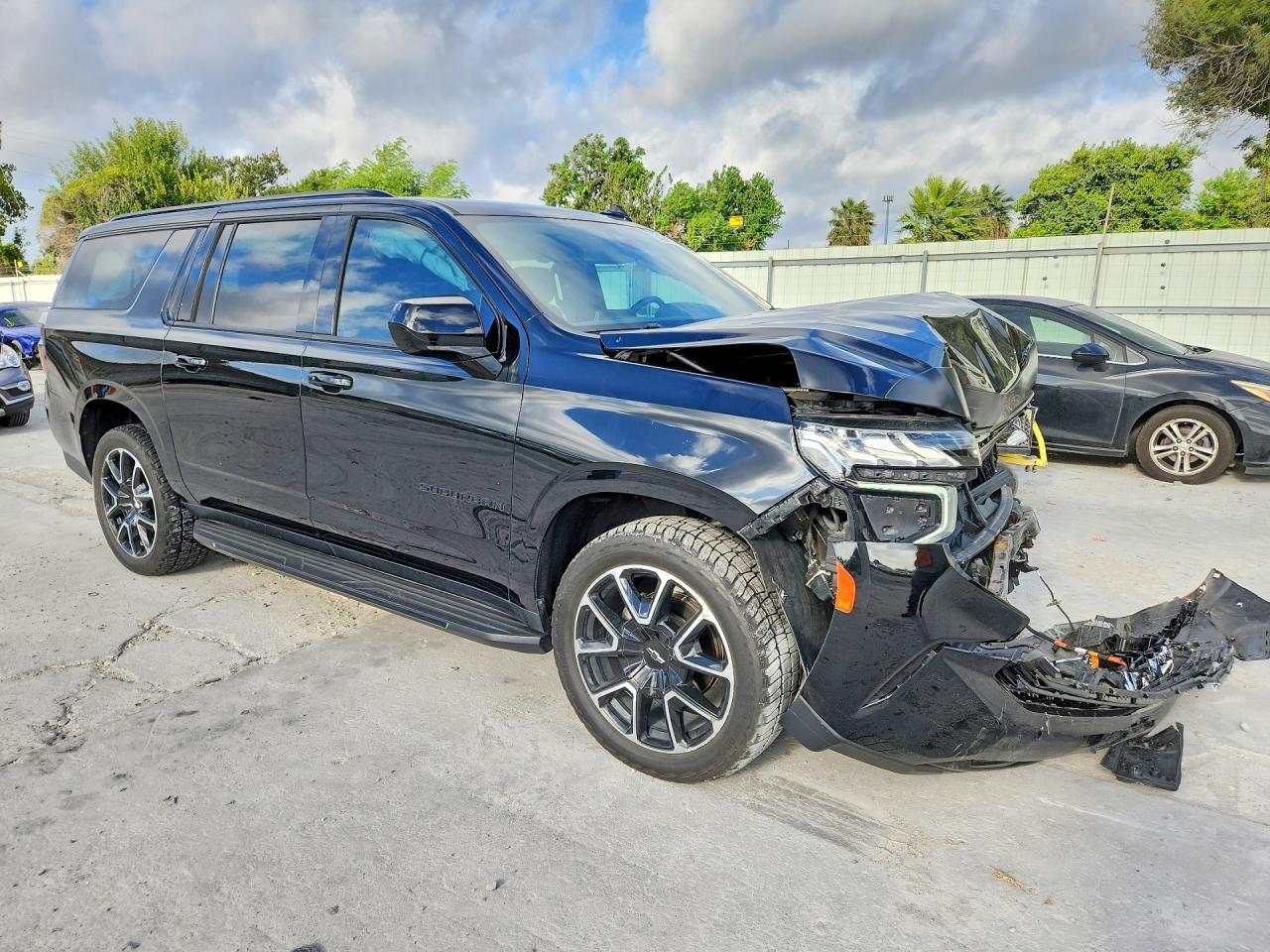 1GNSCEKT1MR361623 · 2021 CHEVROLET SUBURBAN · 4/13