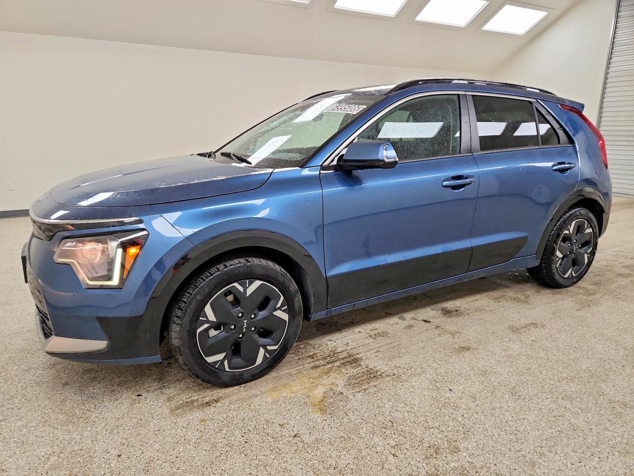 KNDCR3L1XP5045257 · 2023 KIA NIRO