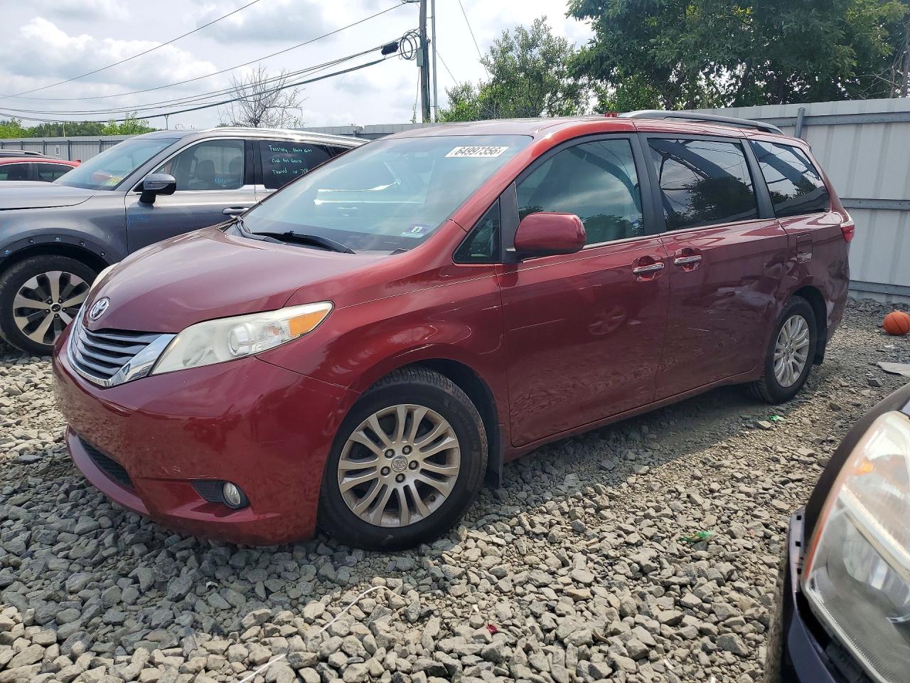 5TDYZ3DC5HS768869 · 2017 TOYOTA SIENNA