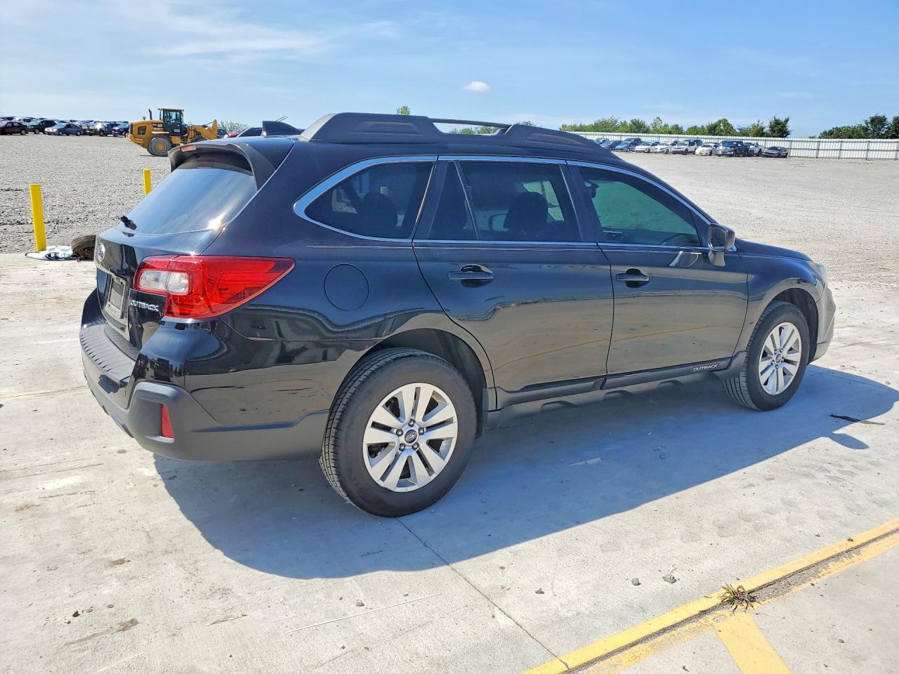 4S4BSACC4J3271962 · 2018 SUBARU OUTBACK · 3/13