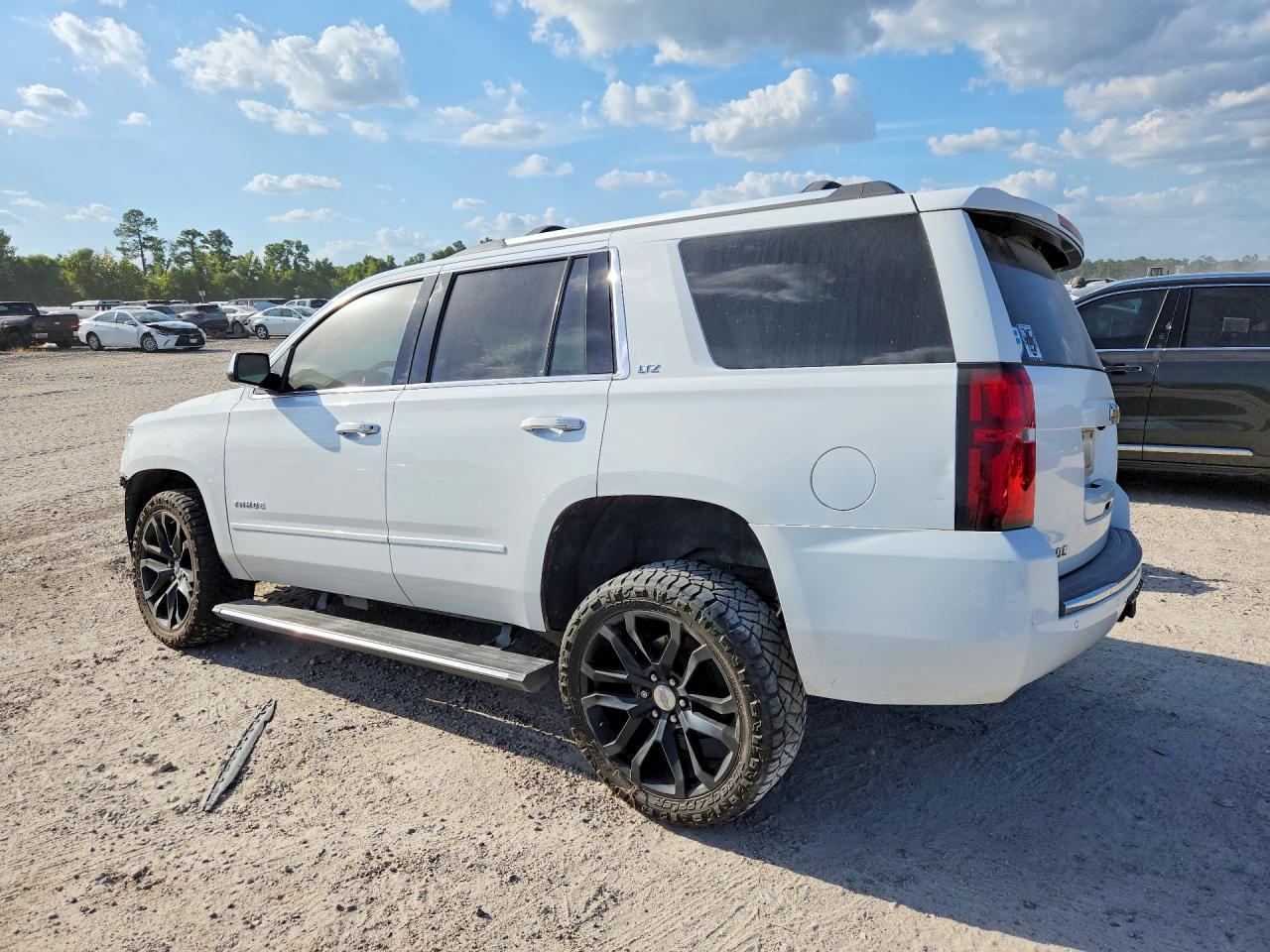 1GNSKCKC2GR390155 · 2016 CHEVROLET TAHOE · 2/13