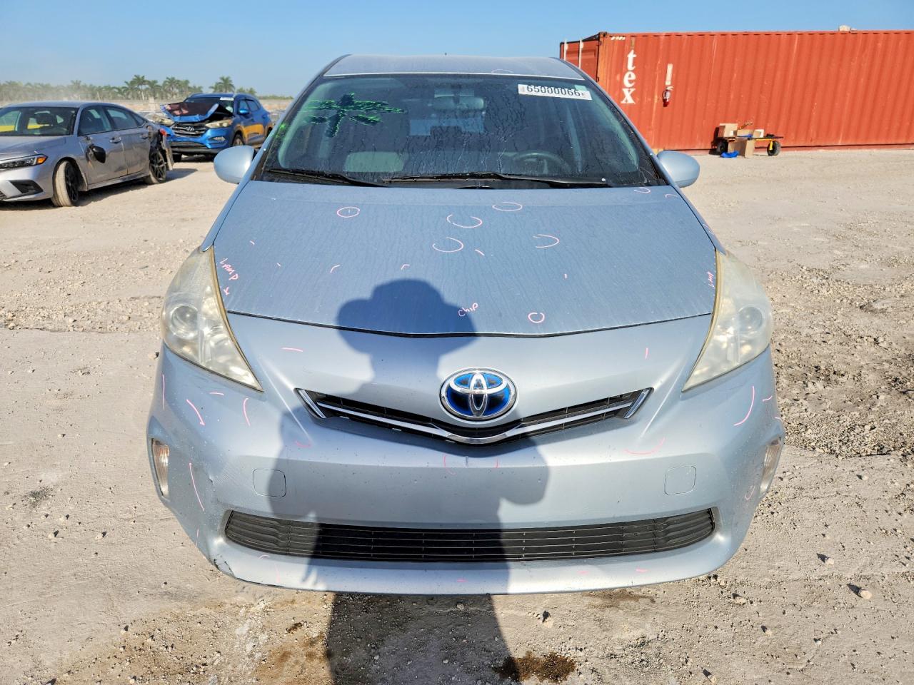 JTDZN3EU9C3164193 · 2012 TOYOTA PRIUS V · 5/12