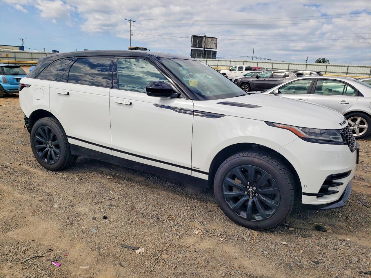 SALYL2RV8JA730764 · 2018 LAND ROVER RANGE ROVER VELAR · 4/13