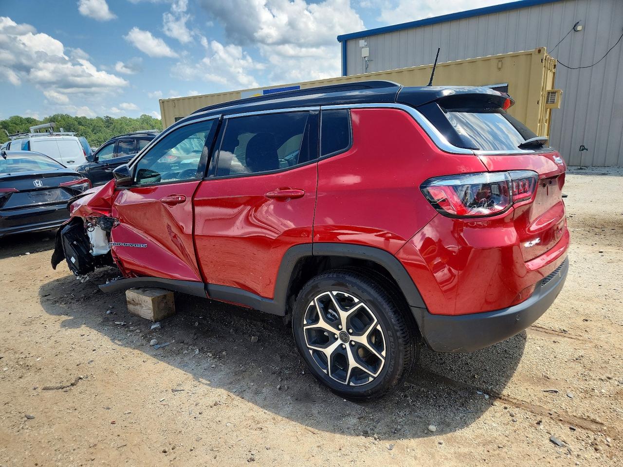 3C4NJDCN8TT186895 · 2026 JEEP COMPASS · 2/13