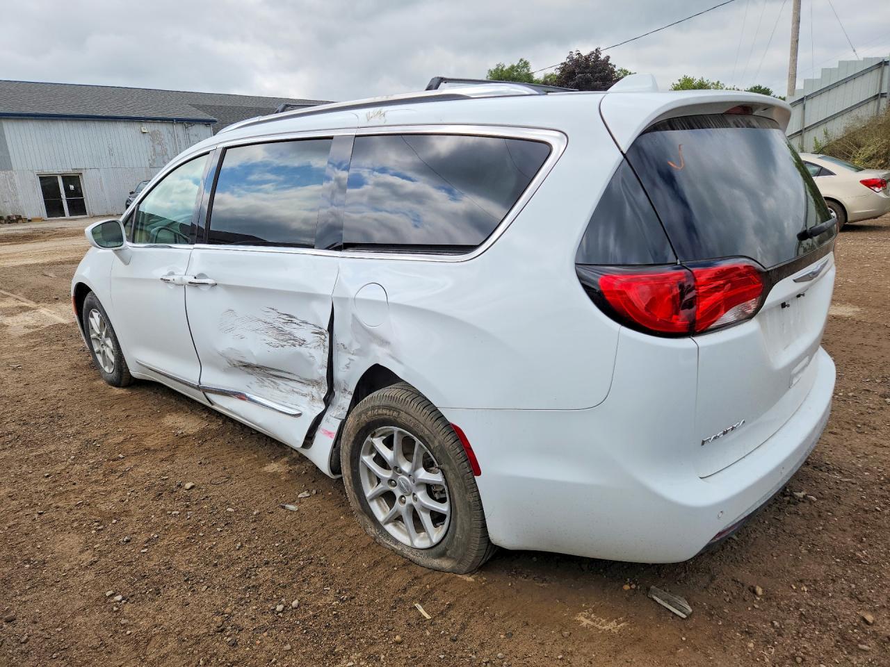 2C4RC1BG1LR133018 · 2020 CHRYSLER PACIFICA · 2/13