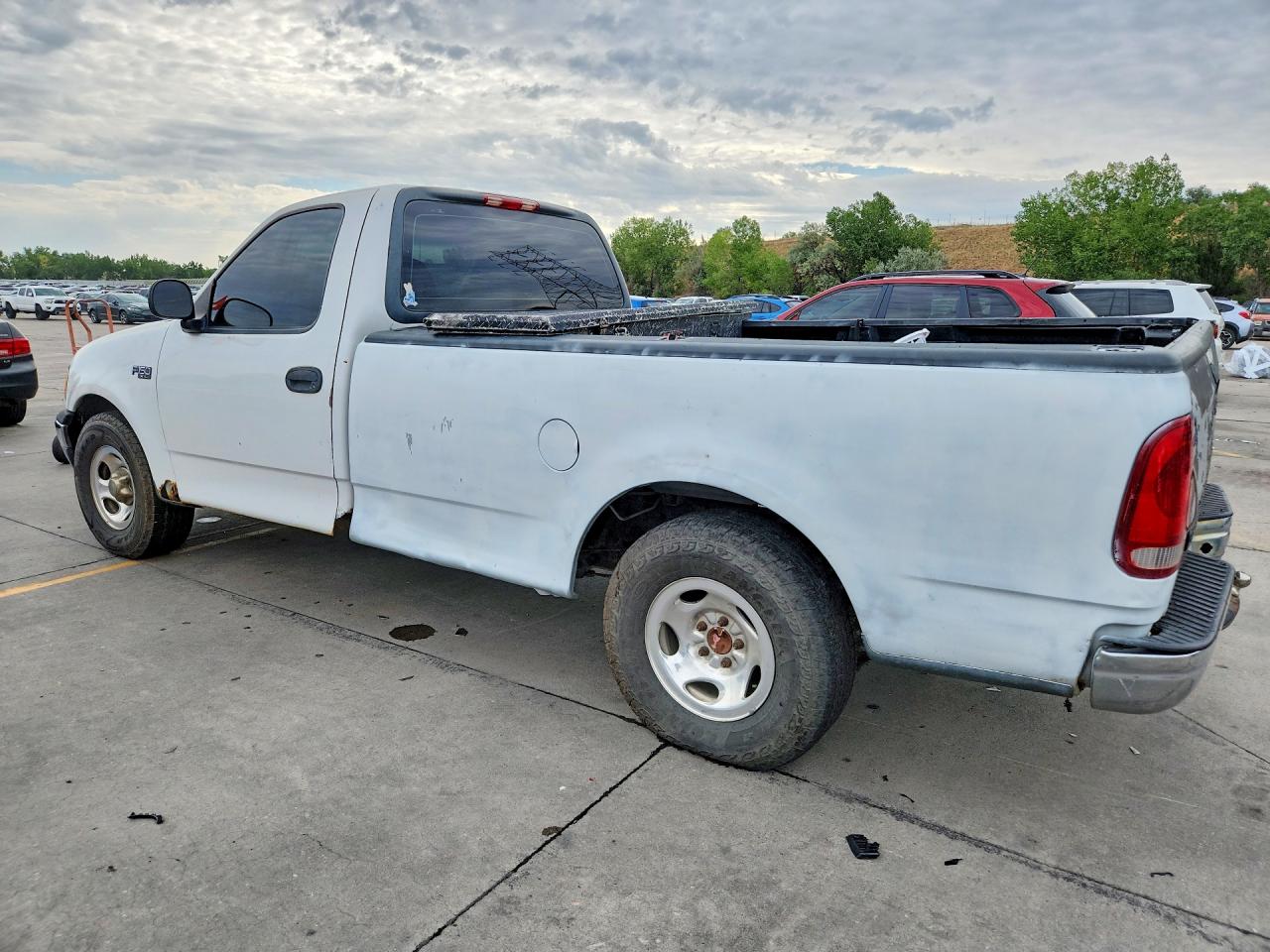 2FTZF1723YCA89019 · 2000 FORD F-150 · 2/12