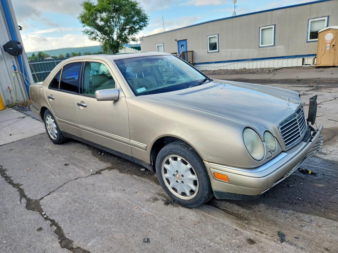 WDBJF82H3XX023468 · 1999 MERCEDES-BENZ E · 4/12