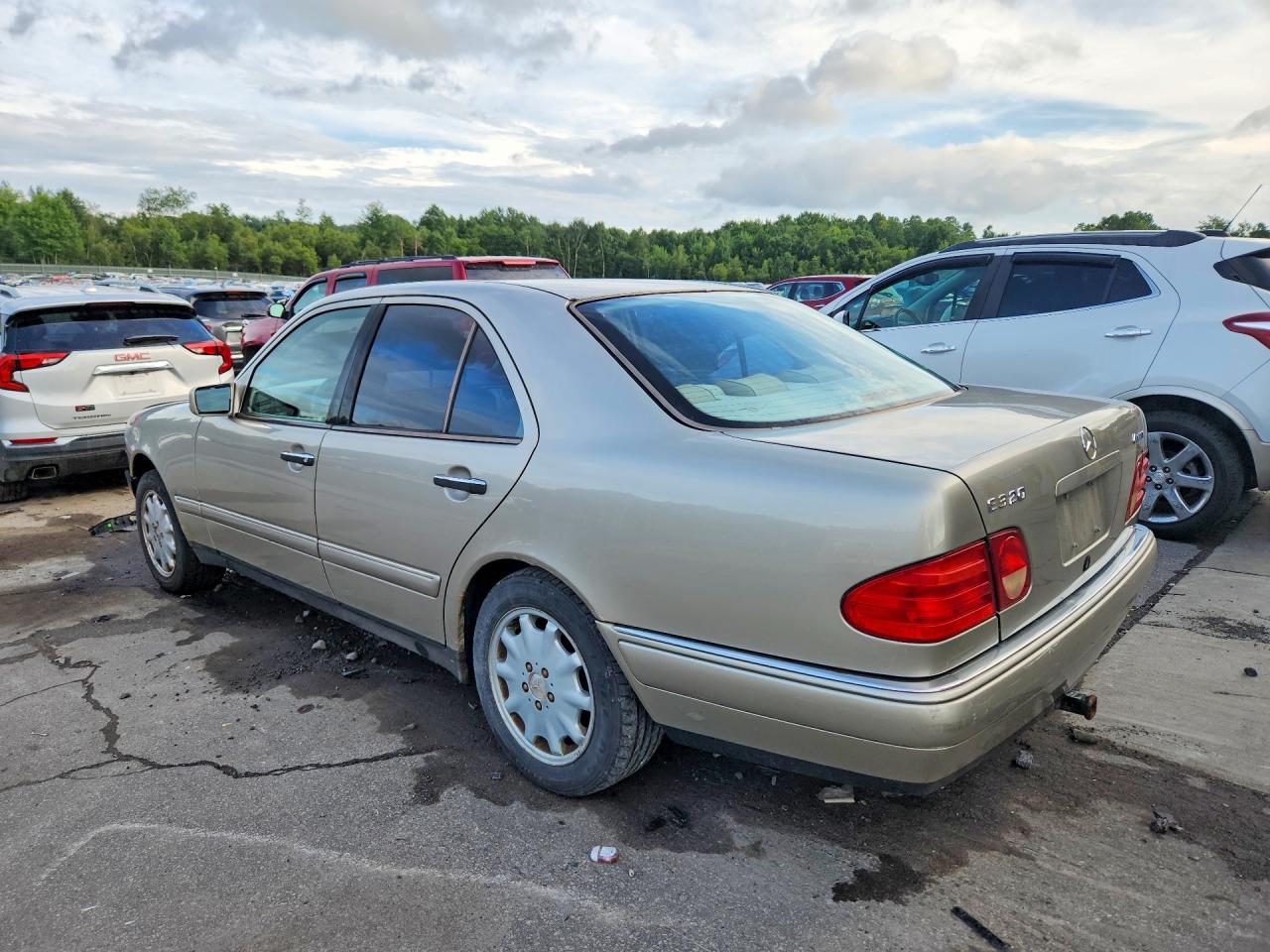 WDBJF82H3XX023468 · 1999 MERCEDES-BENZ E · 2/12
