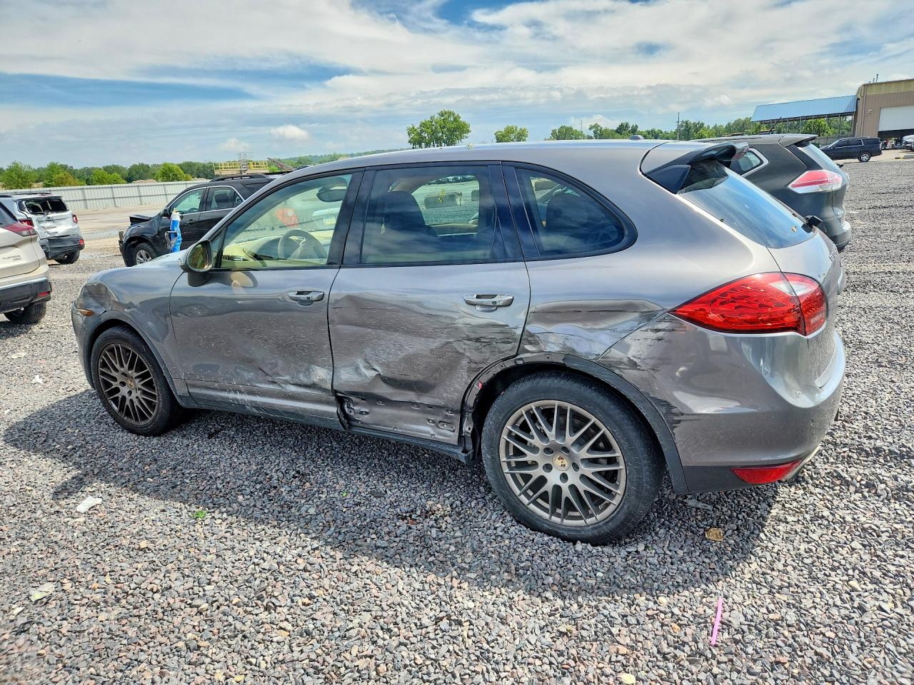 WP1AB2A27CLA44881 · 2012 PORSCHE CAYENNE · 2/13