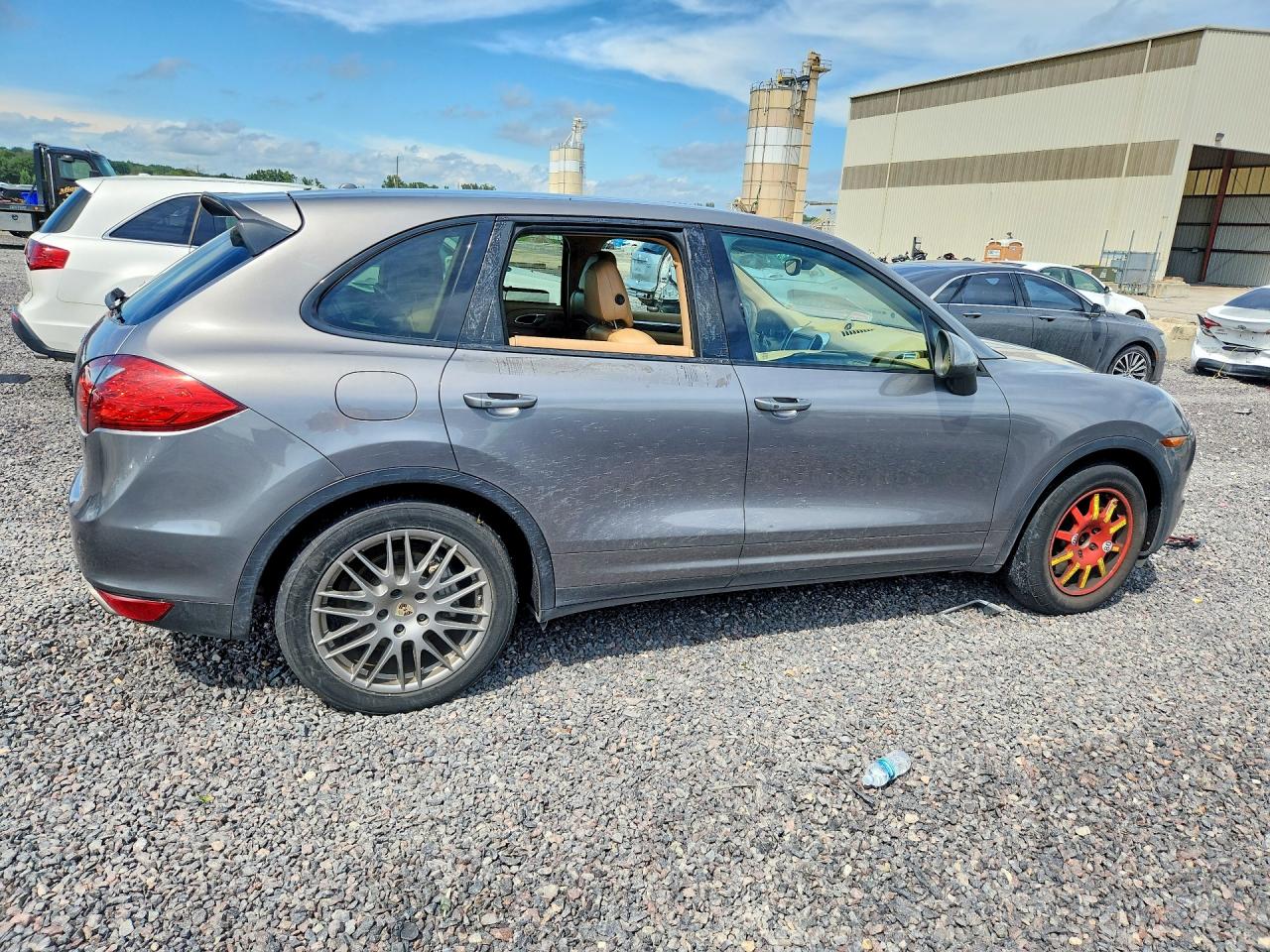 WP1AB2A27CLA44881 · 2012 PORSCHE CAYENNE · 3/13