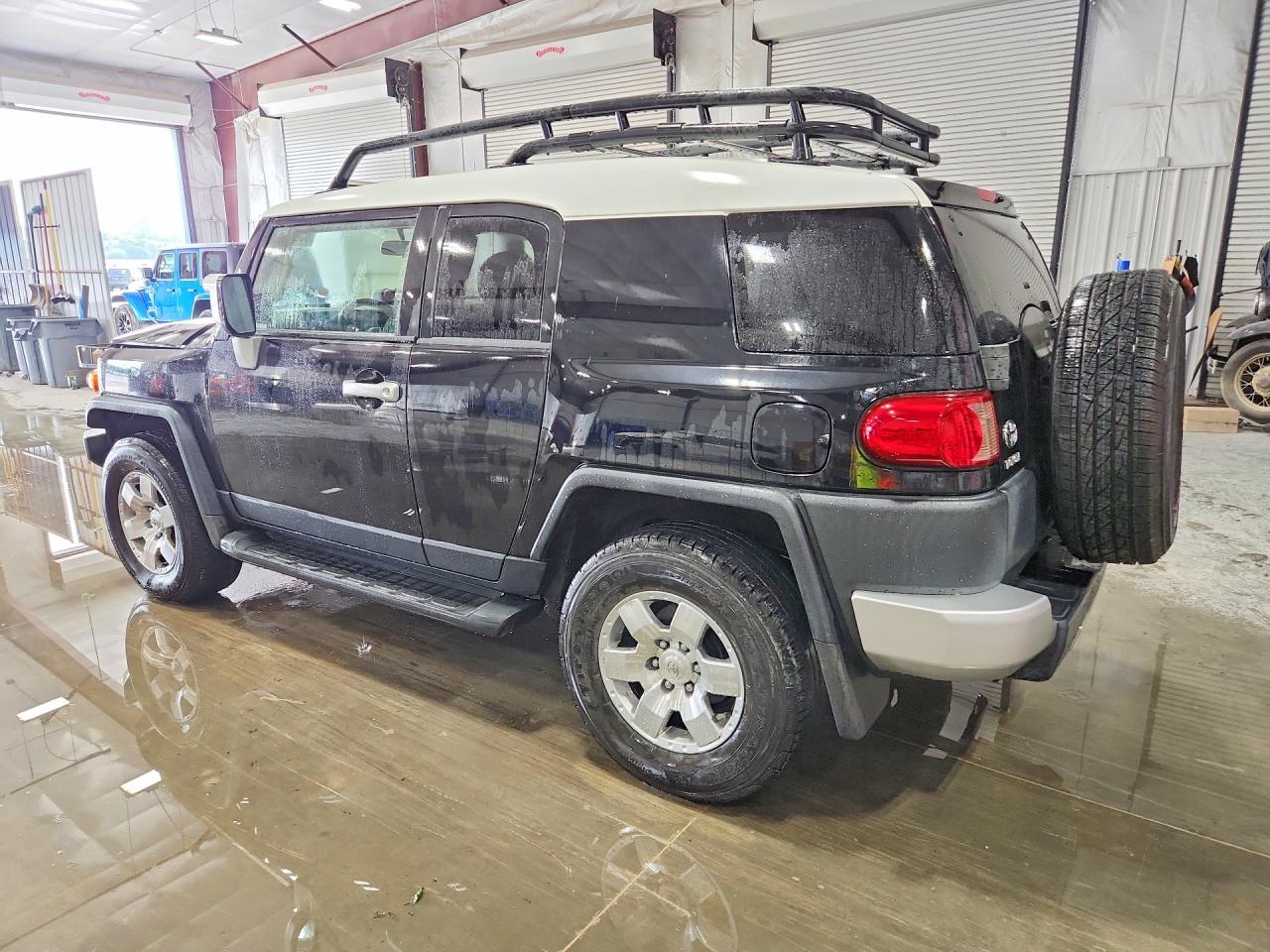 JTEZU11F170012362 · 2007 TOYOTA FJ CRUISER · 2/12