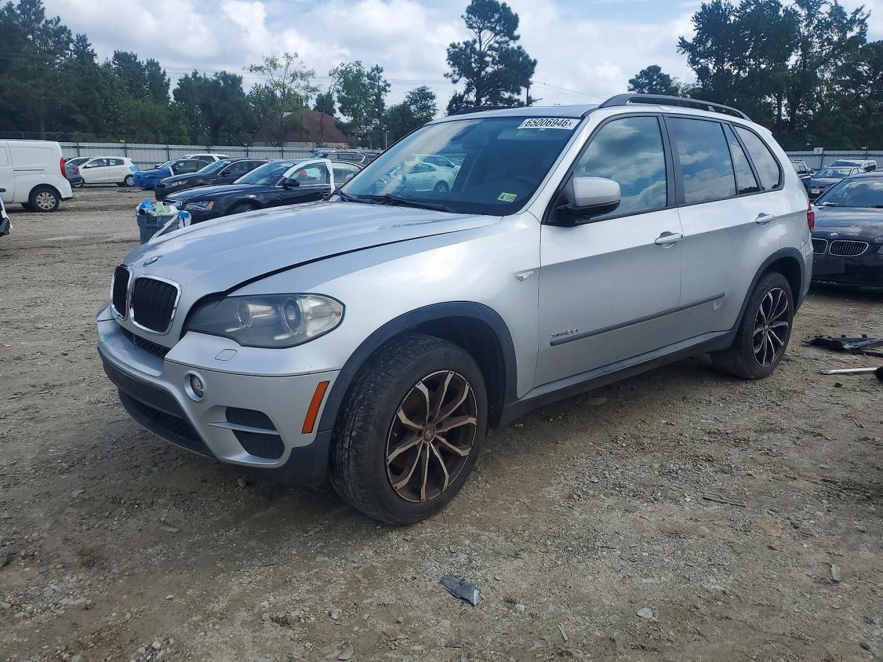 5UXZV4C59D0B01570 · 2013 BMW X5