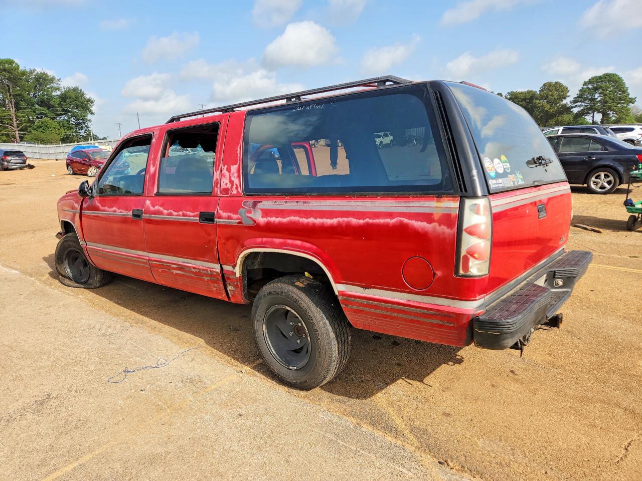 1GNEC16KXRJ376277 · 1994 CHEVROLET SUBURBAN · 2/13