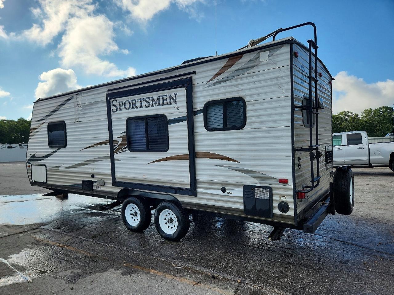 4EZTS2429F5107380 · 2015 KZ RV SPORTSMEN · 3/10