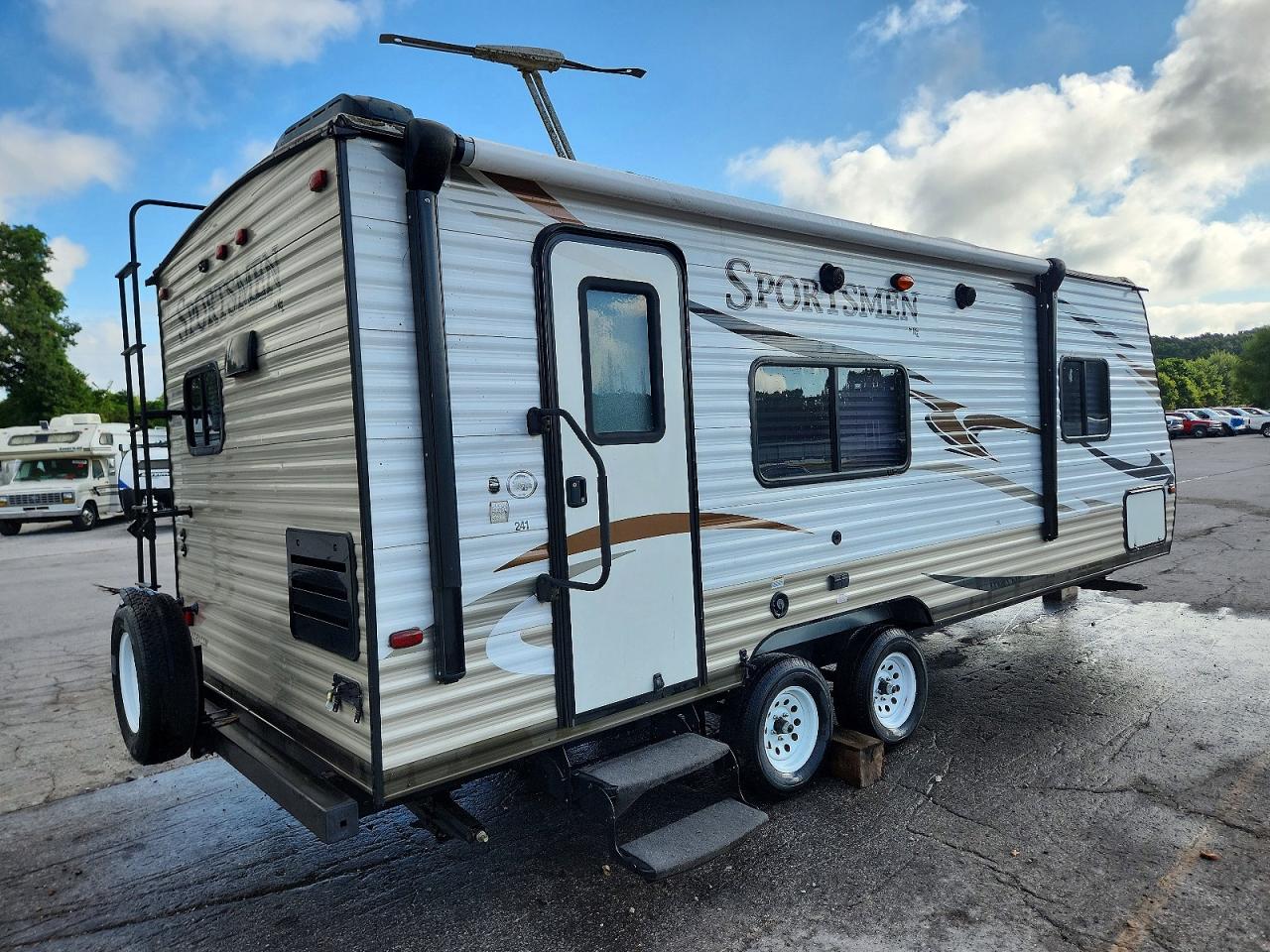 4EZTS2429F5107380 · 2015 KZ RV SPORTSMEN · 4/10