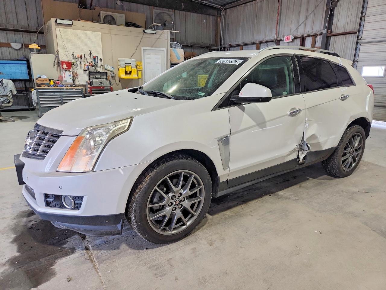 3GYFNCE32GS500772 · 2016 CADILLAC SRX