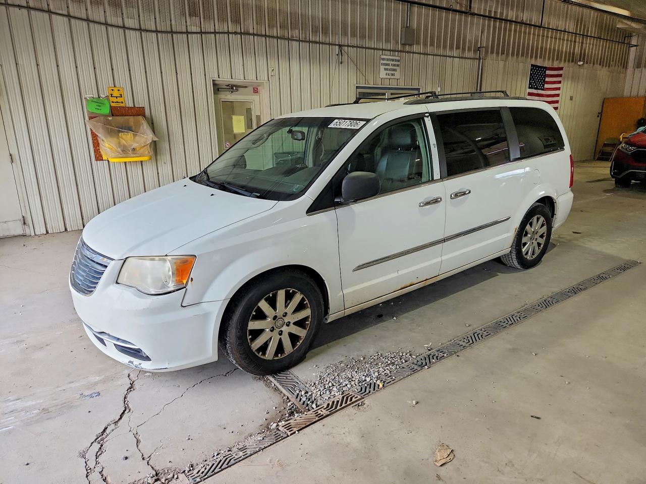 2C4RC1BG1ER444290 · 2014 CHRYSLER TOWN & COUNTRY