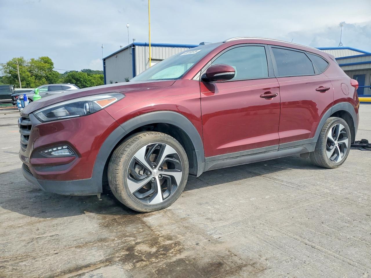 KM8J3CA28GU155634 · 2016 HYUNDAI TUCSON