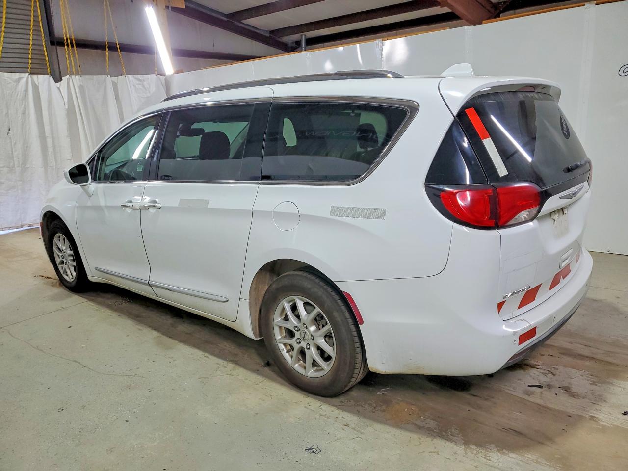 2C4RC1BG2LR283512 · 2020 CHRYSLER PACIFICA · 2/13