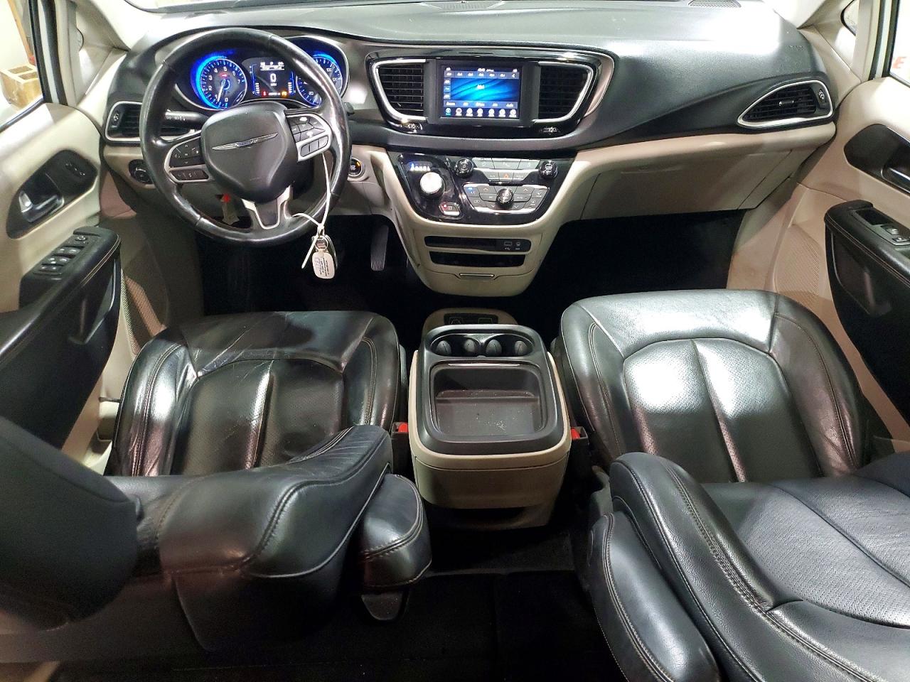 2C4RC1BG2LR283512 · 2020 CHRYSLER PACIFICA · 8/13