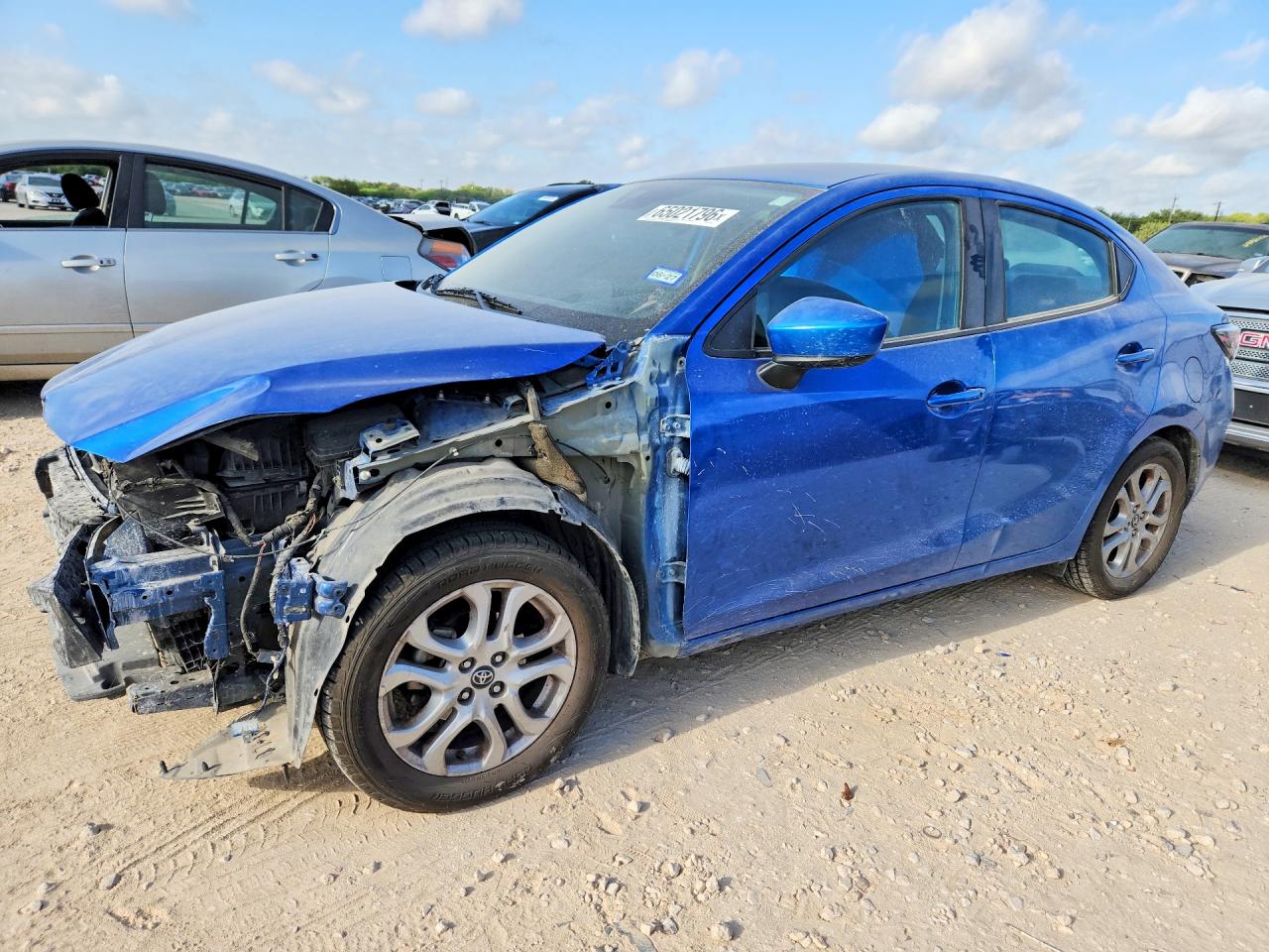 3MYDLBYV2HY177575 · 2017 TOYOTA YARIS IA