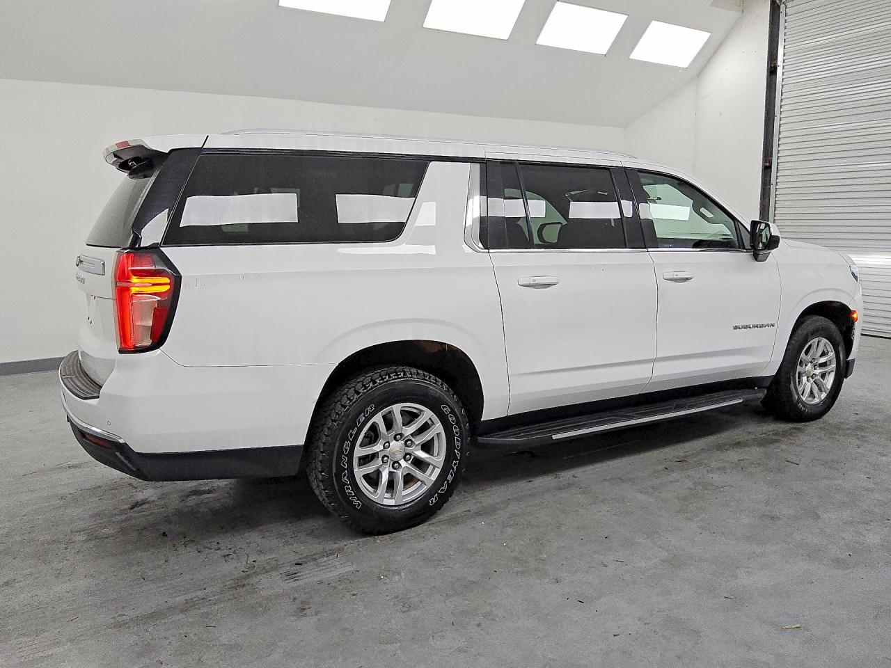 1GNSKBKD8MR352010 · 2021 CHEVROLET SUBURBAN · 3/13