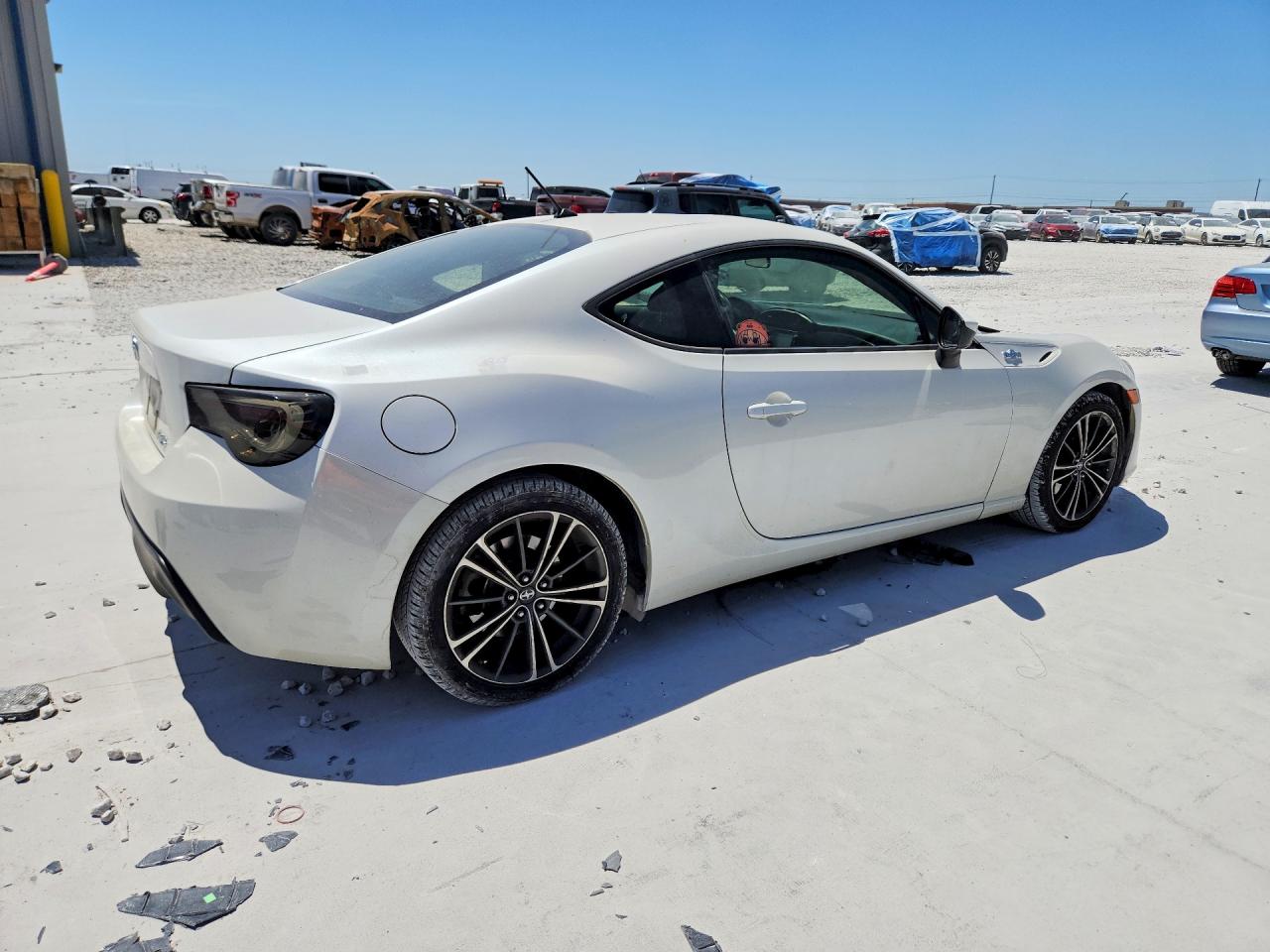 JF1ZNAA19E8702726 · 2014 SCION FR-S · 3/13