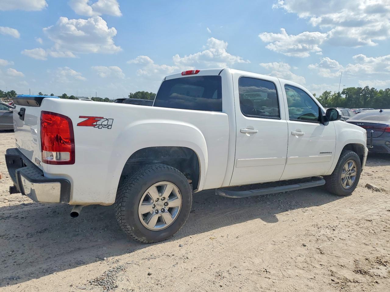 3GTP2WE30BG306287 · 2011 GMC SIERRA 1500 SLT · 3/12