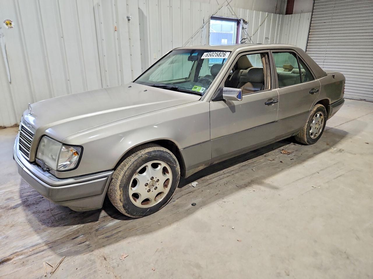 1995 MERCEDES-BENZ E