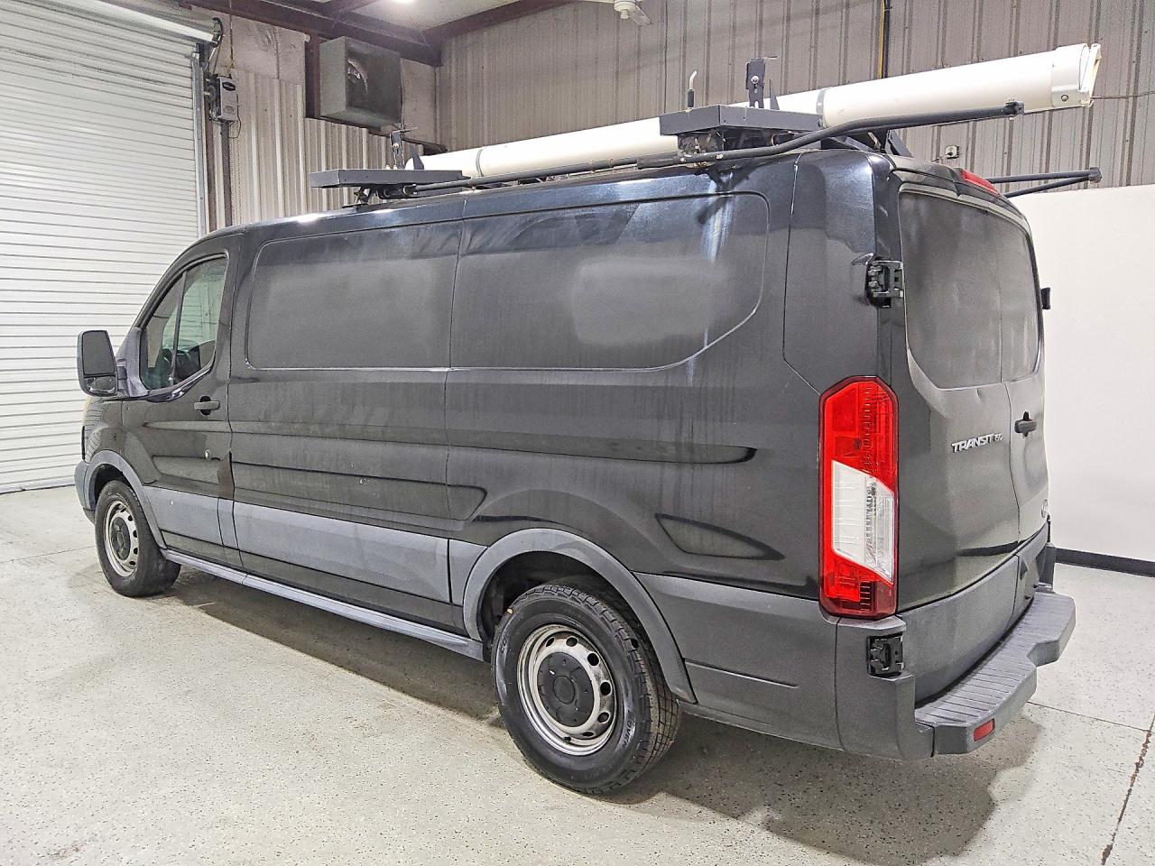 1FTYE1YM5FKA21599 · 2015 FORD TRANSIT · 2/13
