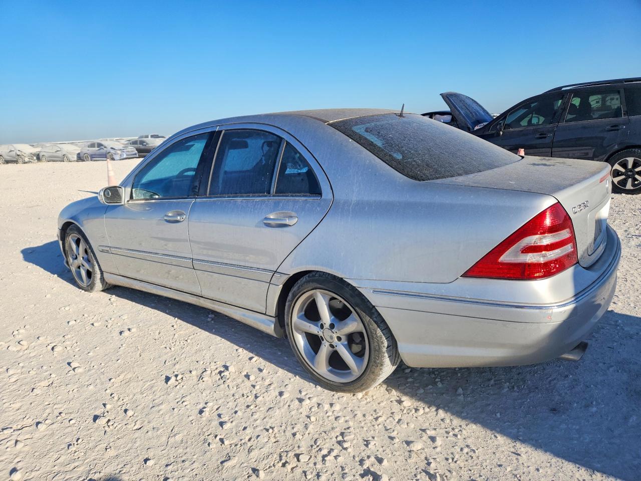 WDBRF40J45F564484 · 2005 MERCEDES-BENZ C · 2/12