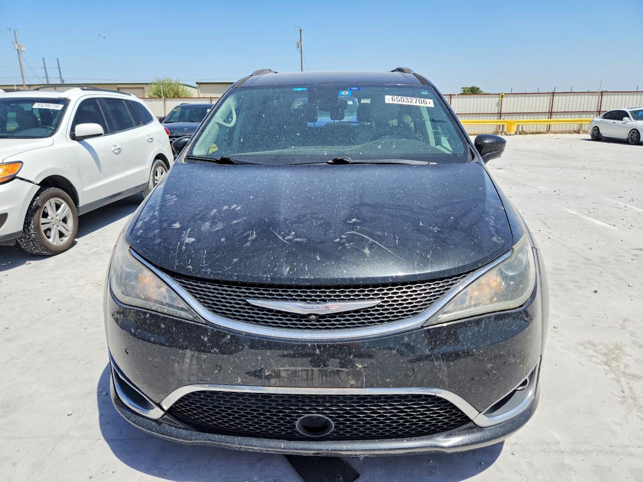 2C4RC1EG4HR511318 · 2017 CHRYSLER PACIFICA · 5/13
