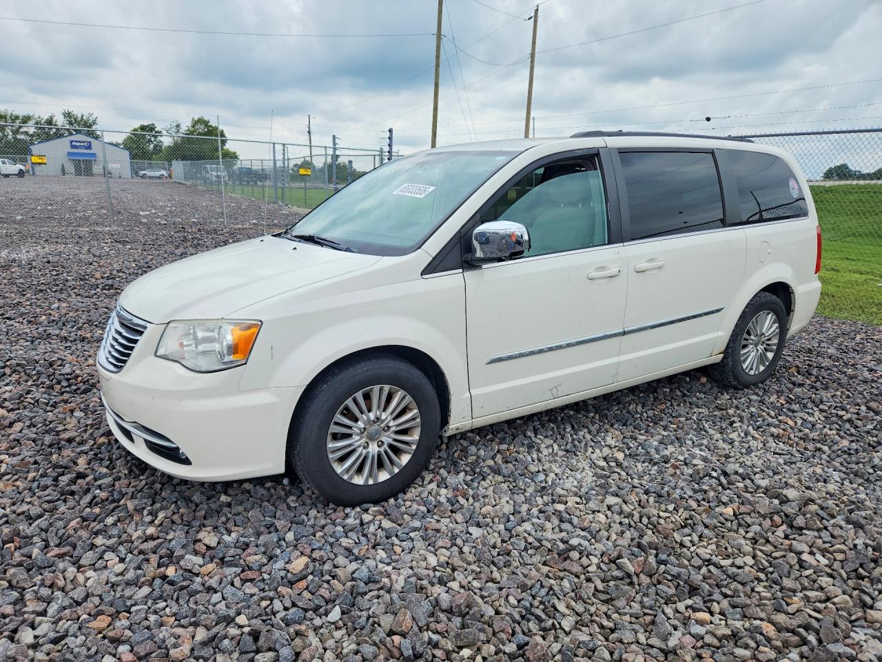 2A4RR8DG5BR781457 · 2011 CHRYSLER TOWN & COUNTRY