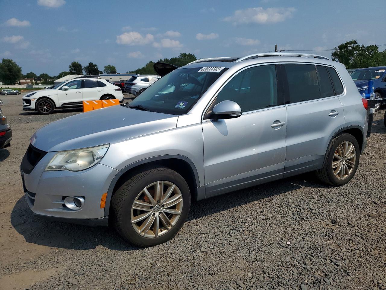 WVGBV7AXXBW552468 · 2011 VOLKSWAGEN TIGUAN
