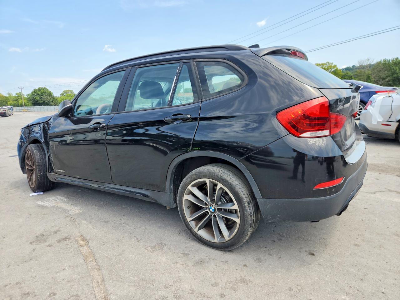 WBAVM1C58EVW53383 · 2014 BMW X1 · 2/13