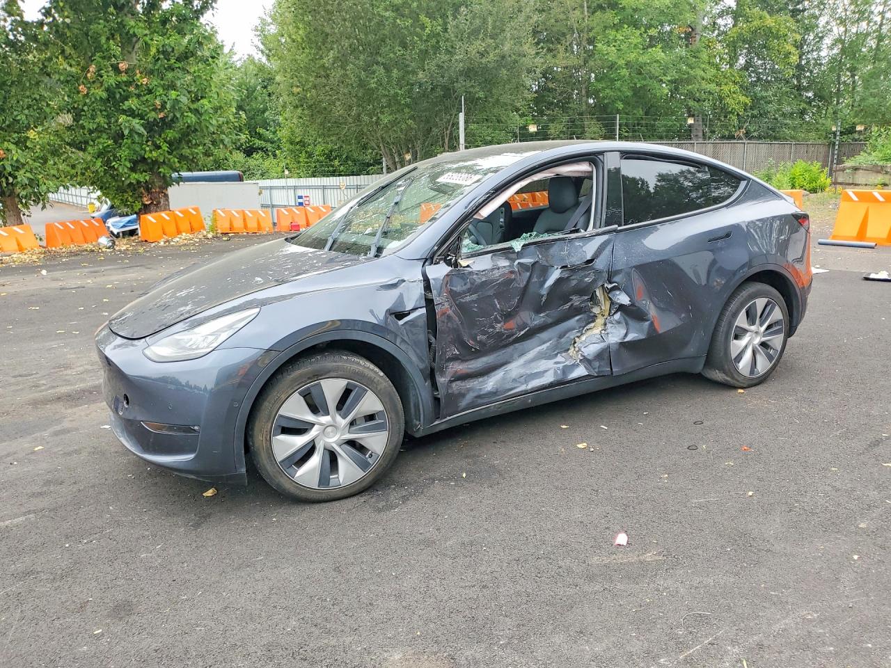 7SAYGDEE8NF454714 · 2022 TESLA MODEL Y