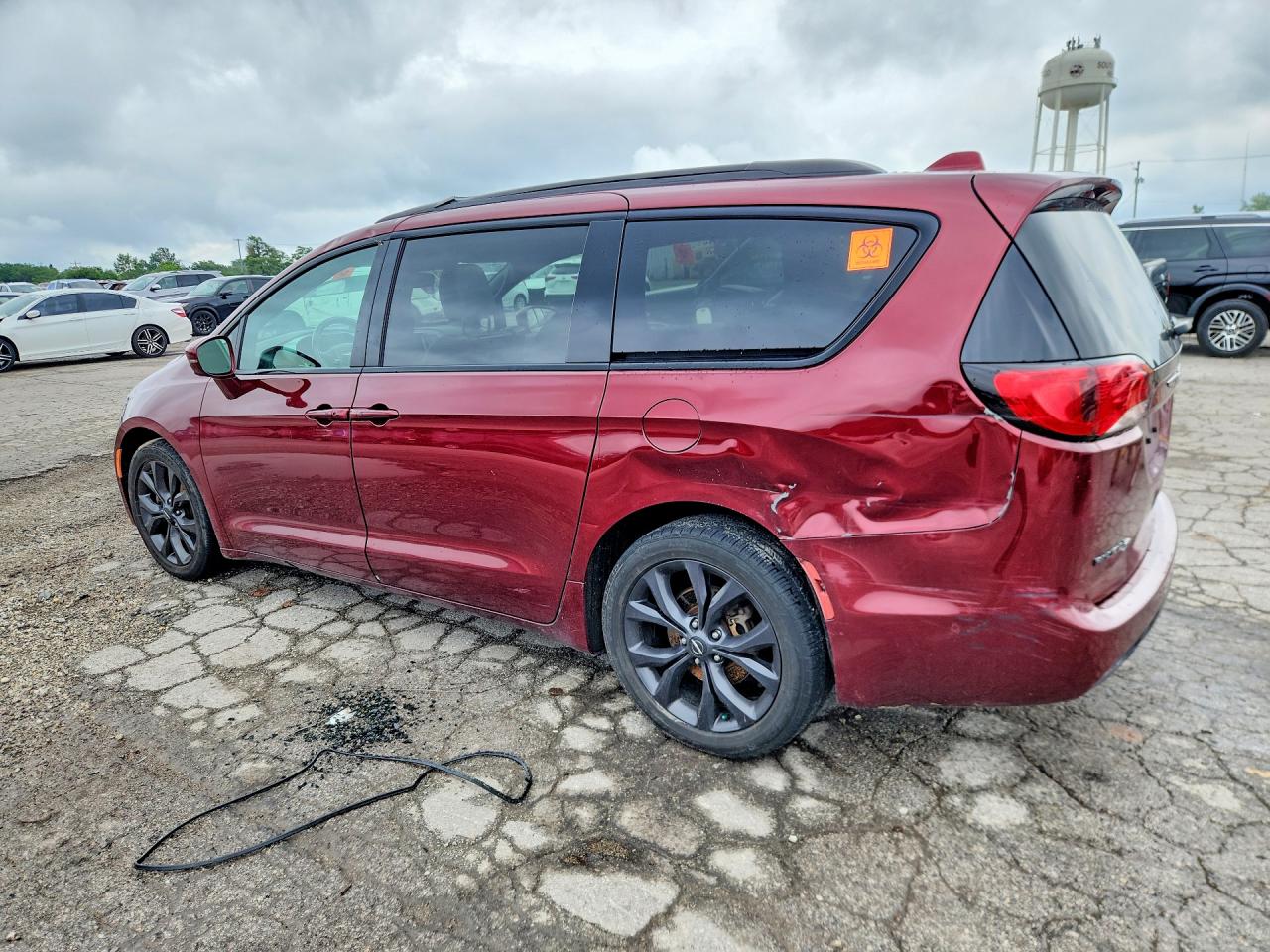 2C4RC1GG5JR289133 · 2018 CHRYSLER PACIFICA · 2/13