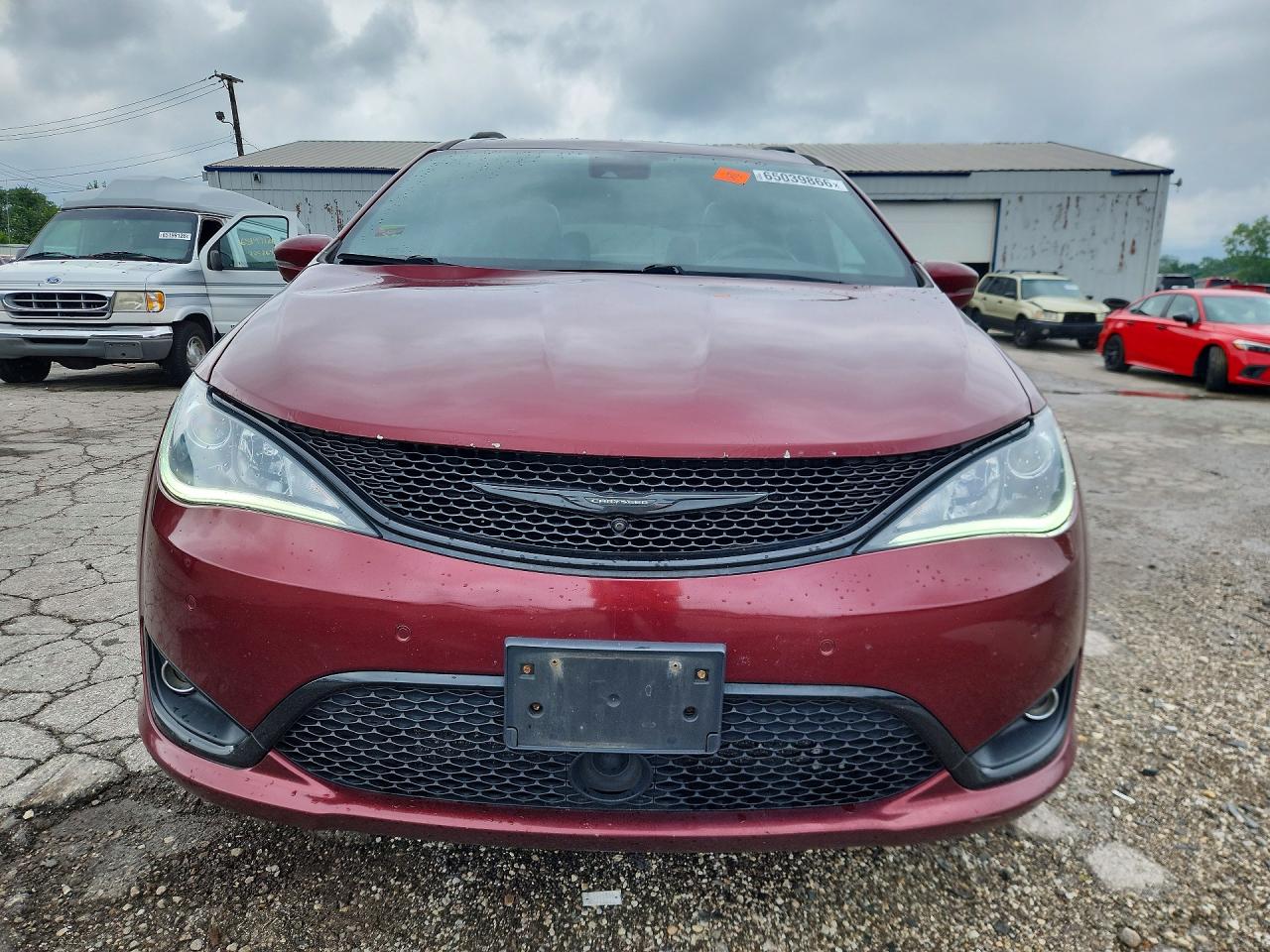 2C4RC1GG5JR289133 · 2018 CHRYSLER PACIFICA · 5/13