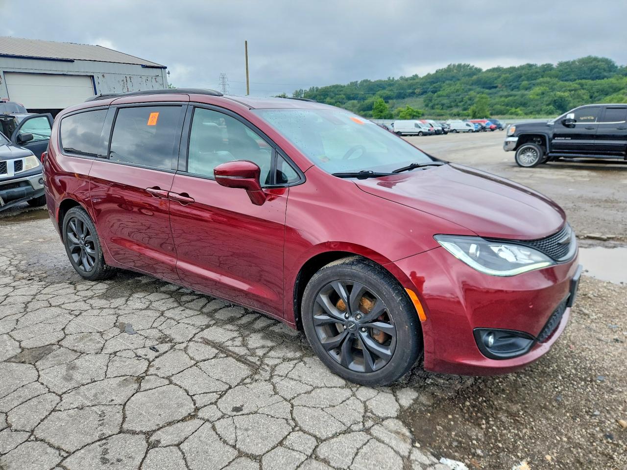 2C4RC1GG5JR289133 · 2018 CHRYSLER PACIFICA · 4/13
