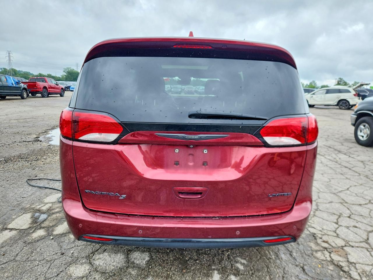 2C4RC1GG5JR289133 · 2018 CHRYSLER PACIFICA · 6/13