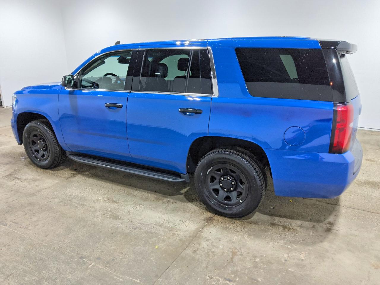 1GNSKDEC3KR405241 · 2019 CHEVROLET TAHOE · 2/13