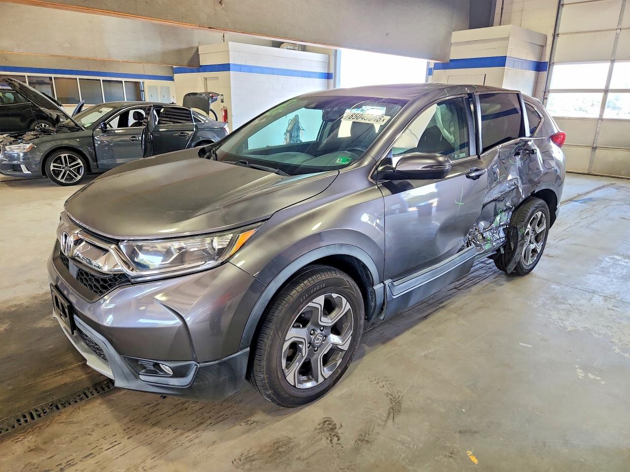 JHLRW2H82KX019738 · 2019 HONDA CR-V