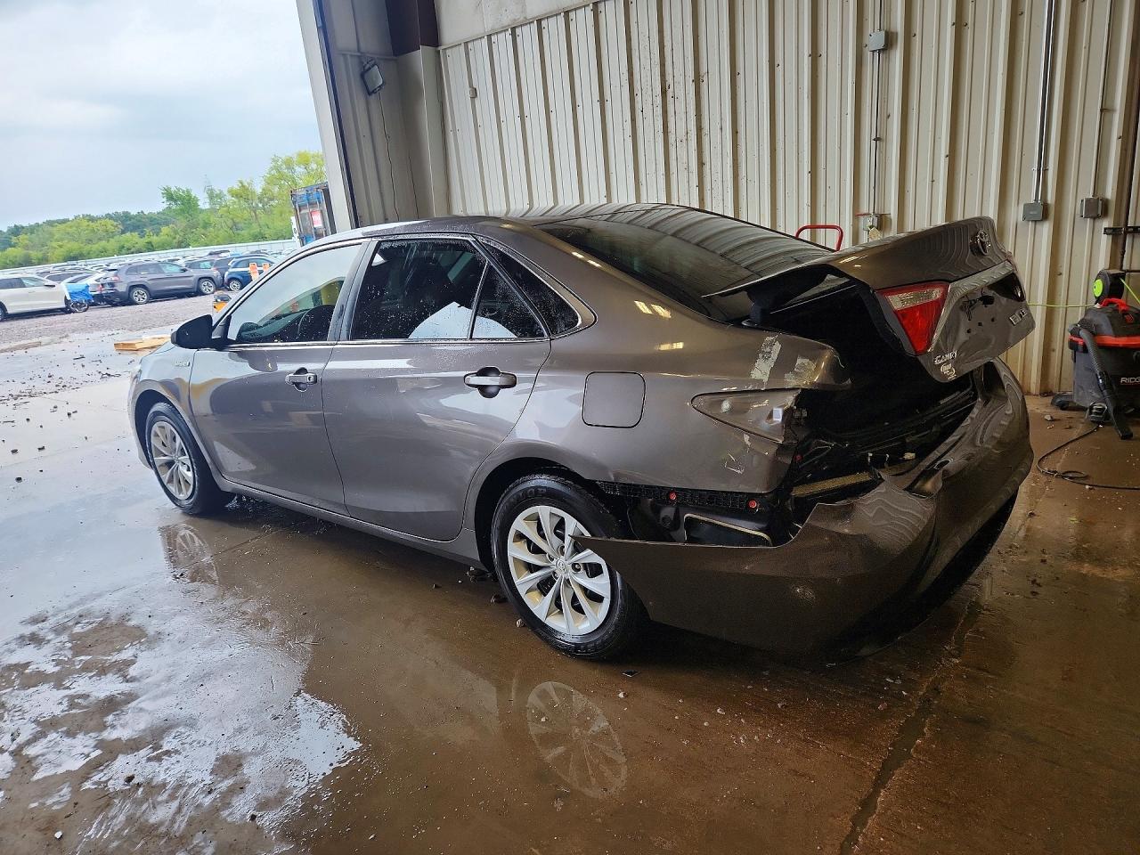 4T1BD1FK4GU190671 · 2016 TOYOTA CAMRY HYBRID · 2/13