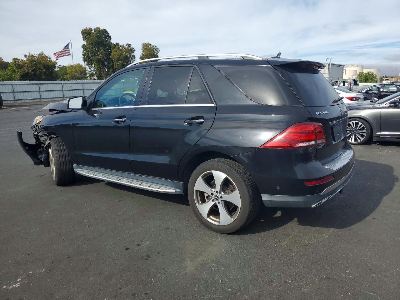 4JGDA5GB1KB205154 · 2019 MERCEDES-BENZ GLE · 2/13