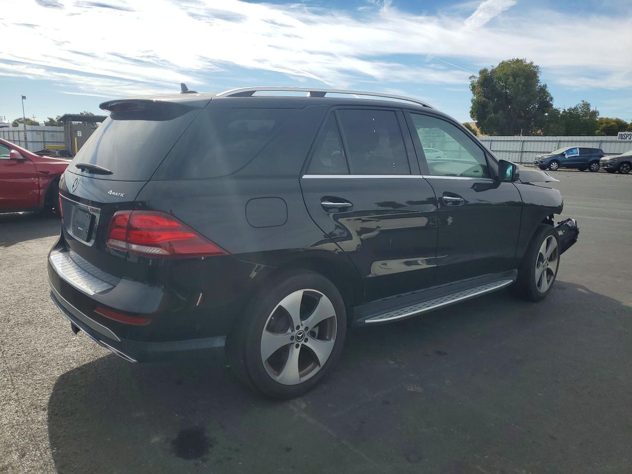 4JGDA5GB1KB205154 · 2019 MERCEDES-BENZ GLE · 3/13